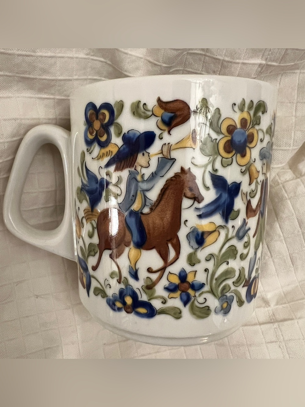 Vintage VILLEROY & BOCH Troubadour cup